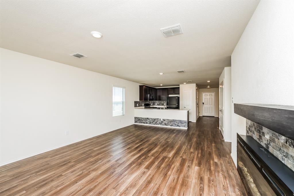 Trinity Xing Ph 4 - Residential Lease