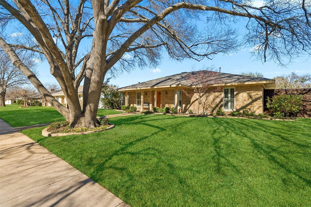 2111 Goldenrod Drive