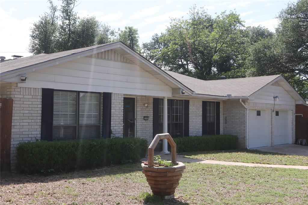 3205 Pin Oak Drive