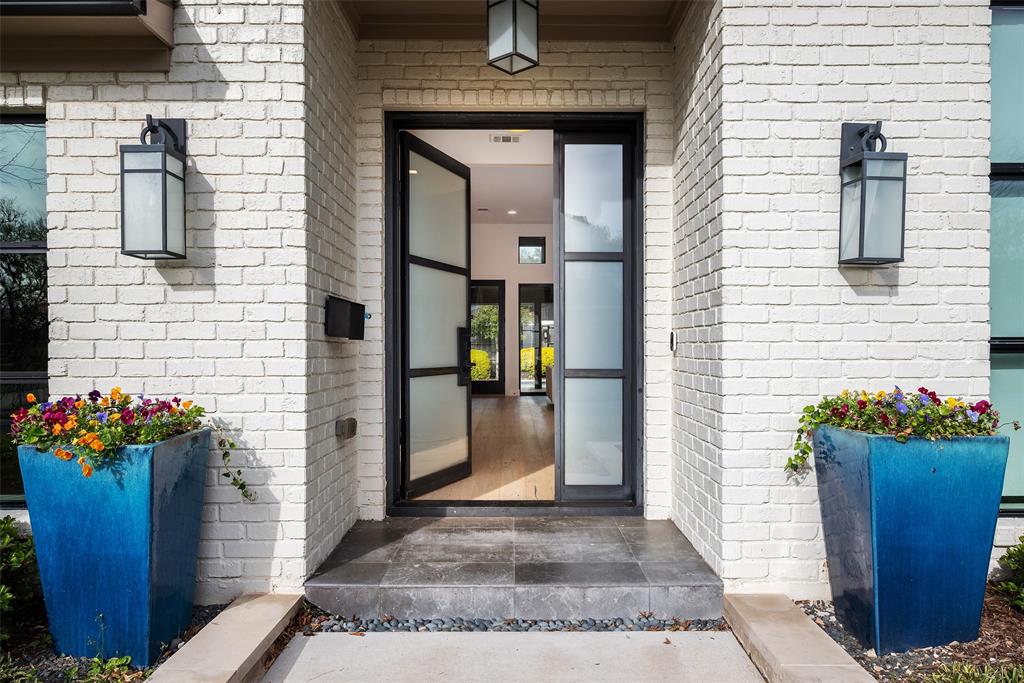 10652 Les Jardins Drive