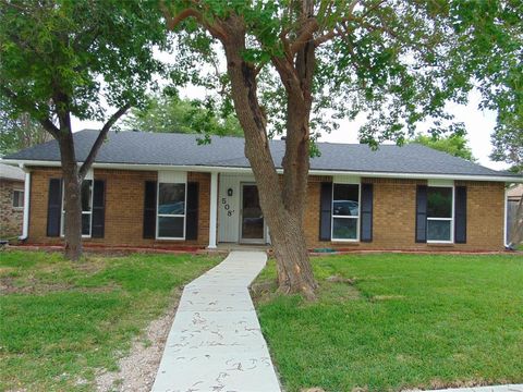 Photo of 508 Hardwood Trail, Mesquite, TX 75150 (MLS # 21245260)