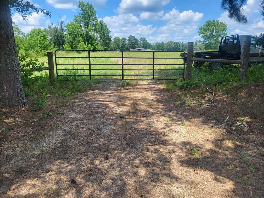 beautiful pasture land perfect for your new home    electric    water    scattered trees    stock pond