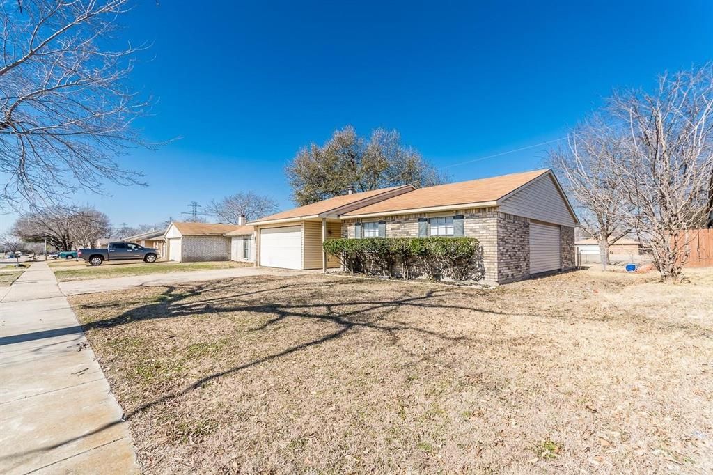 Photo of 221 Hardwood Trail, Mesquite, TX 75150 (MLS # 21242323)