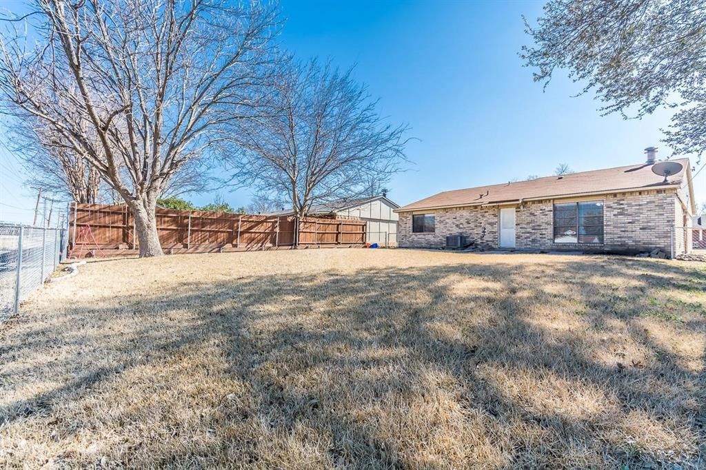 Photo of 221 Hardwood Trail, Mesquite, TX 75150 (MLS # 21242323)