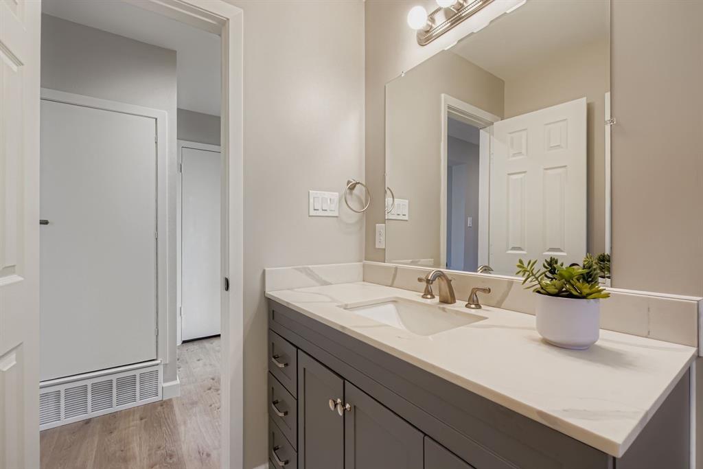 Cresthaven 02 - Residential