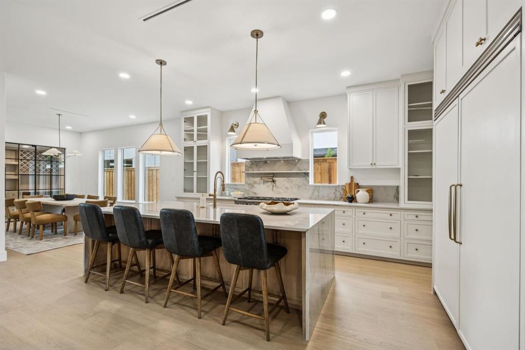 6244 Richmond Avenue