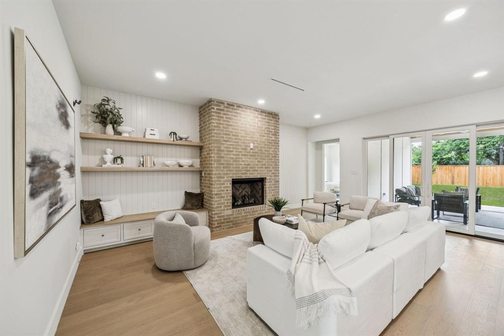 6244 Richmond Avenue