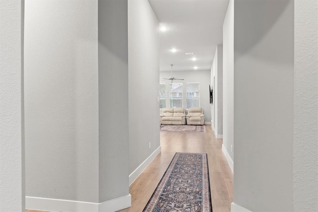 5823 Heatherwood Loop