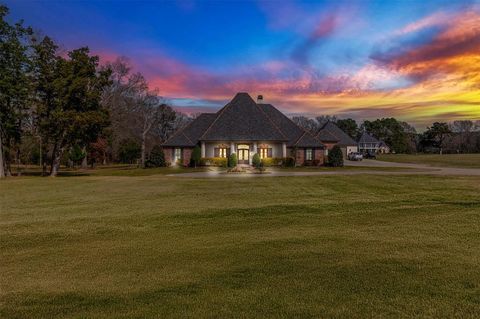 Photo of 301 Easton Pvt Drive, Stonewall, LA 71078 (MLS # 21257254)