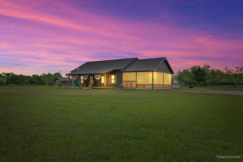 190 Hcr 3258 Mount Calm TX 76673