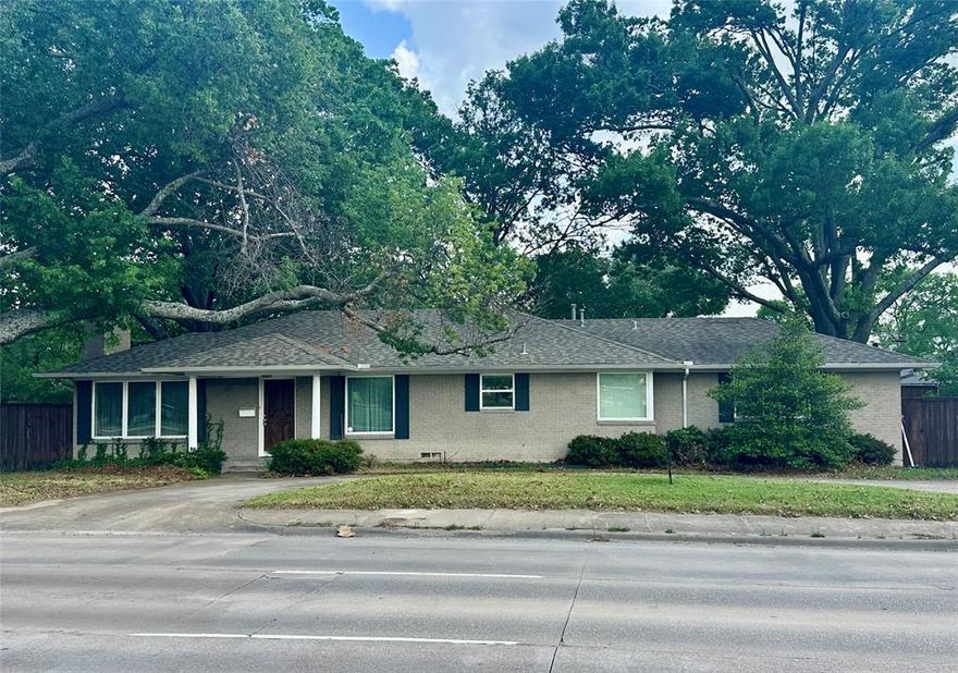 Mature trees shade the enormous backyard! Timeless Ranch style home with inviting layout. Single story with no steps within the house. Ample storage with walk-in closets and a huge storage area in the utility room. Conveniently located in a prime location with easy access to schools and restaurants.