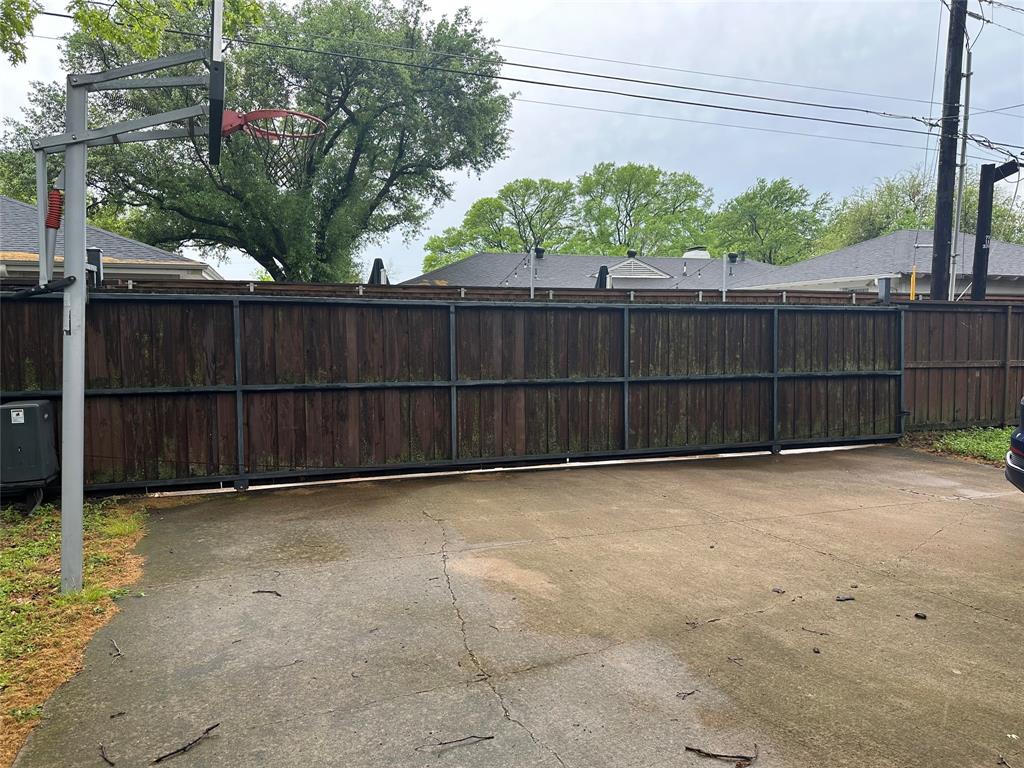 Walnut Crest - Residential