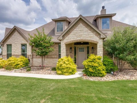 Photo of 104 Lazy Creek Crossing, Weatherford, TX 76087 (MLS # 21208048)