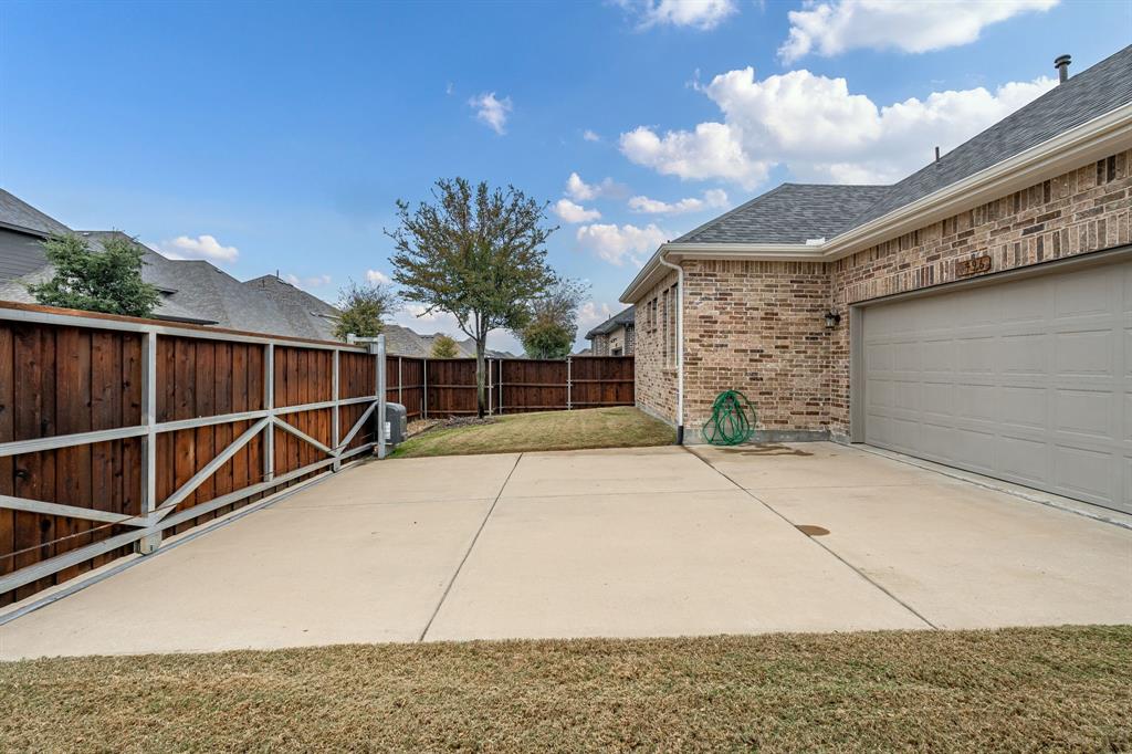 The Grove Frisco - Residential