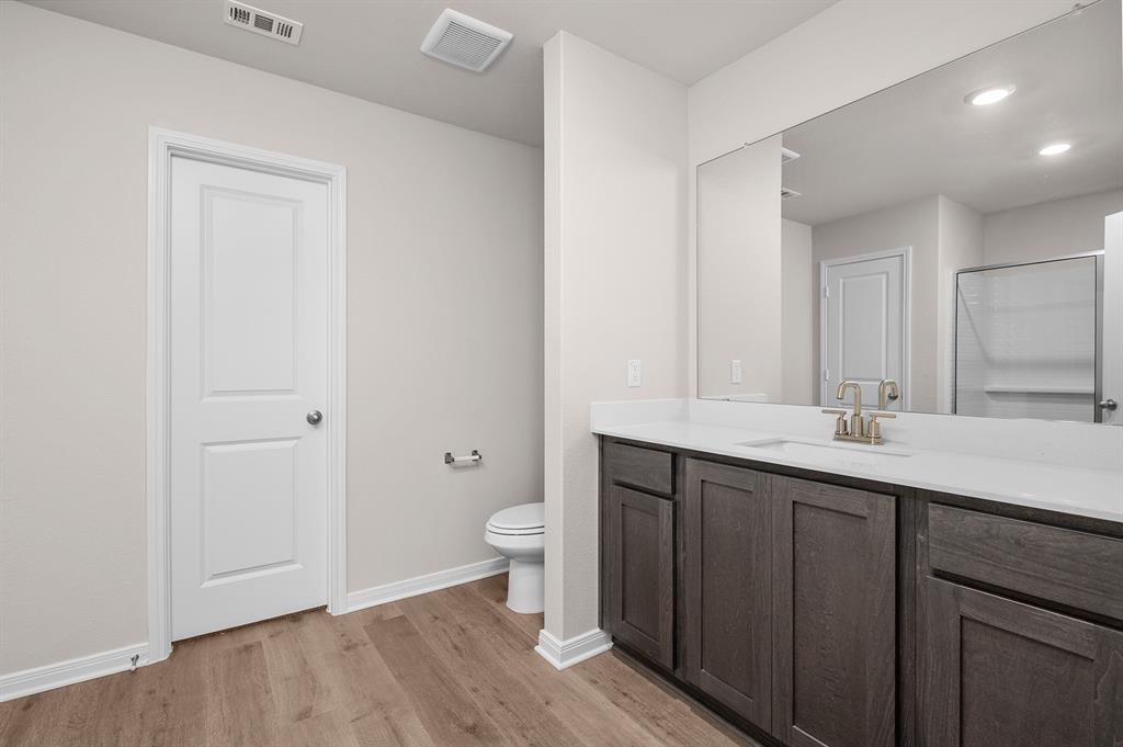 206 North Island Drive