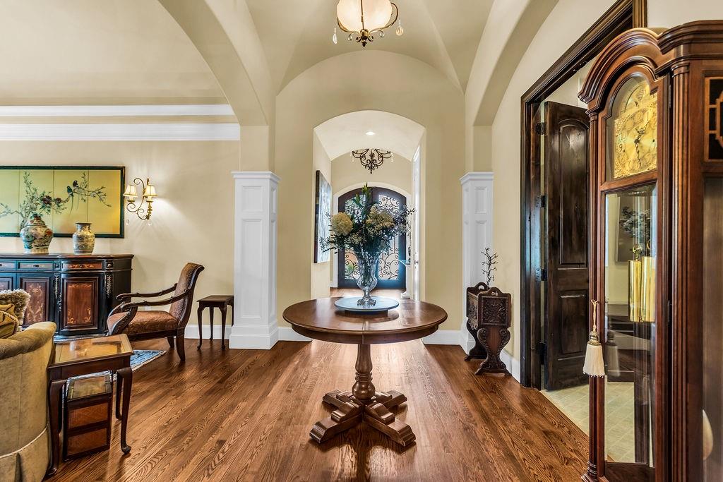 8760 Canyon Crossing