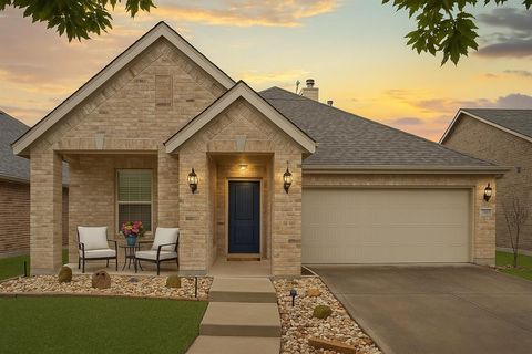 1313 Isabella Lane Savannah TX 76227