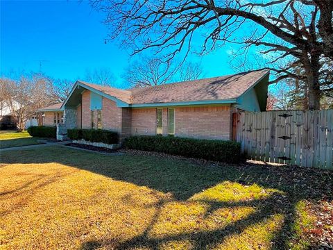 15 Post Oak Trail Greenville TX 75402