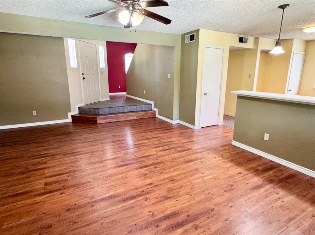 2121 Flamingo Drive