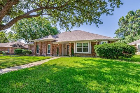 Property photo of 1904 oakbluff drive, carrollton, TX 75007
