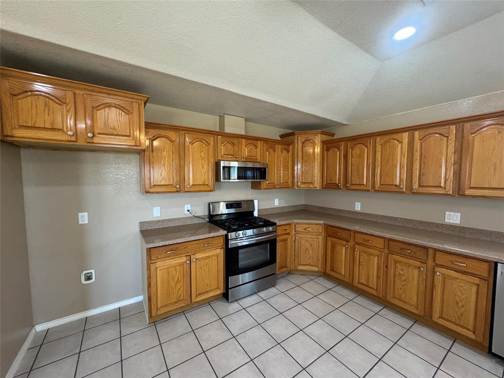 A-651 RH NEWMAN 10.3700 ACRES - Residential Lease