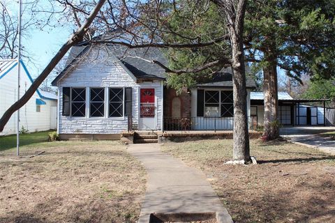 Photo of 1329 Clarence Street, Haltom City, TX 76117 (MLS # 21141470)