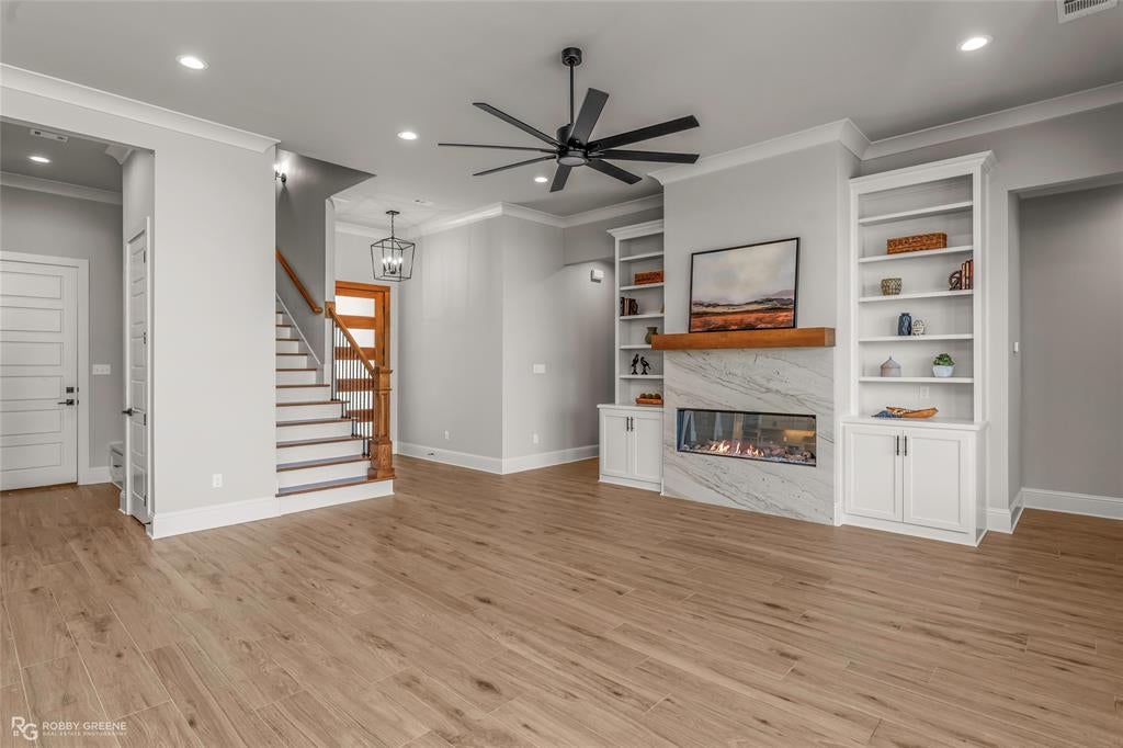 222 Conti Way