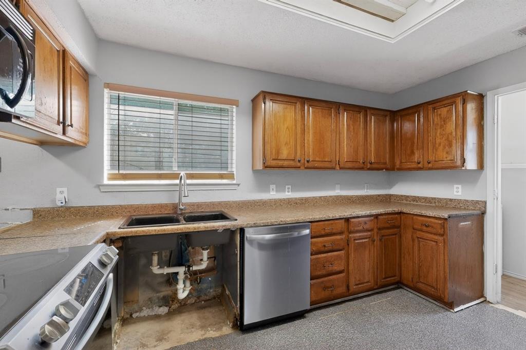 NEWPORT VILLAGE - Residential