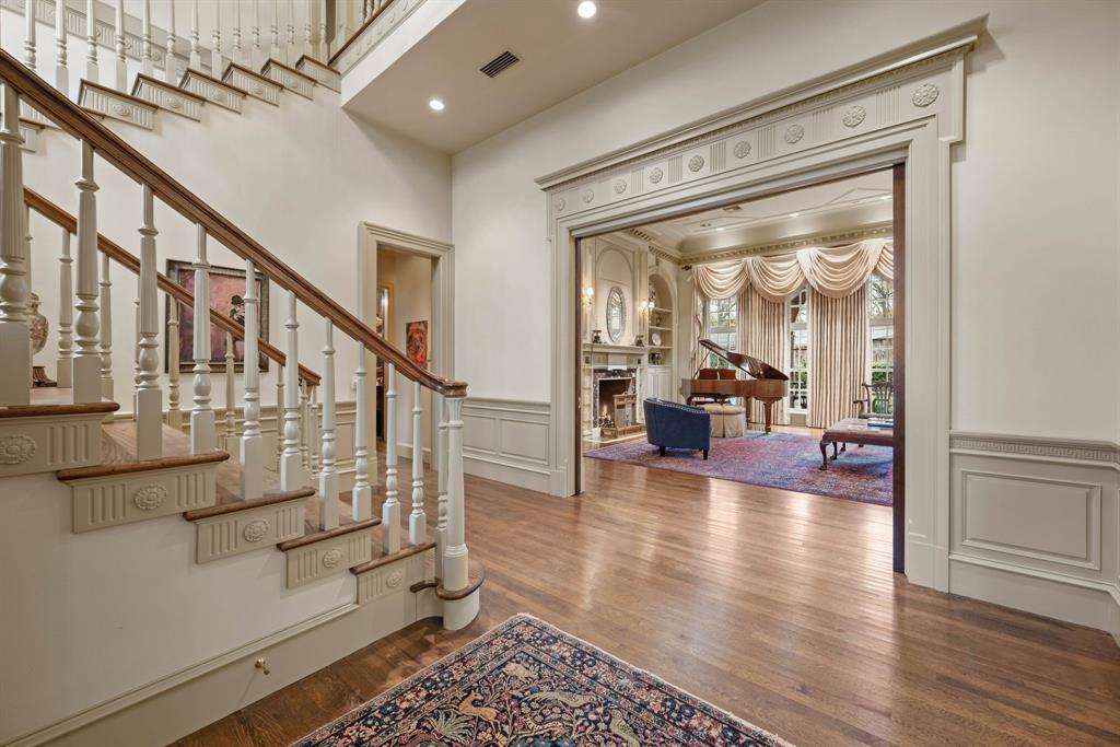 1 Nobhill Drive