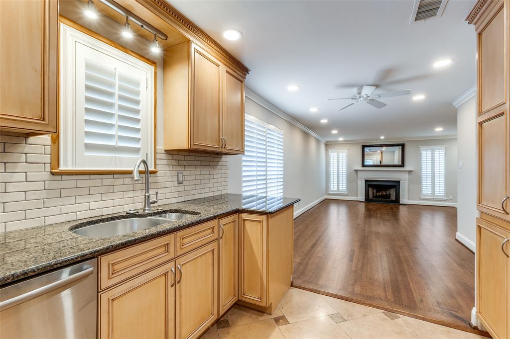 2DS358 - Residential Lease