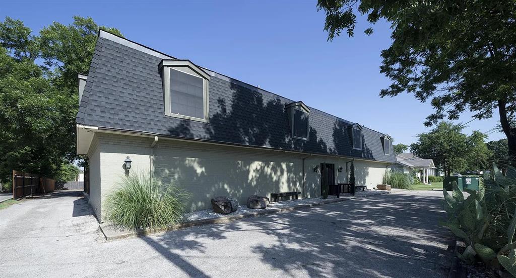Photo of 1717 N Locust Street #2, Denton, TX 76201 (MLS # 21392131)