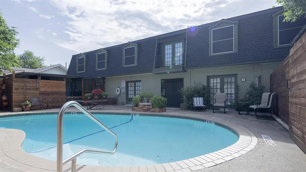 Photo of 1717 N Locust Street #2, Denton, TX 76201 (MLS # 21392131)