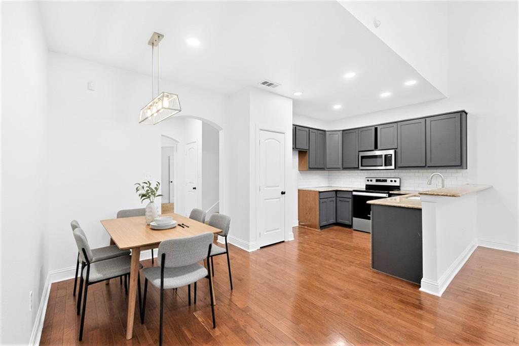 Chamberlain Arlington Heights 1st - Residential Income