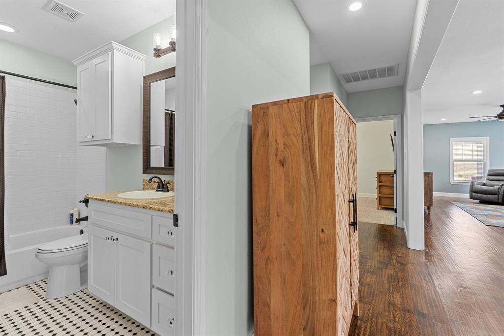 Couts - Residential Lease