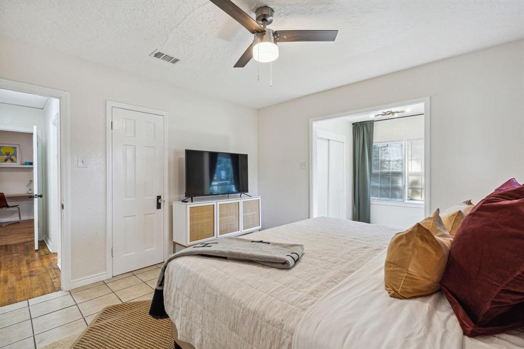 Kessler Plaza - Residential Lease