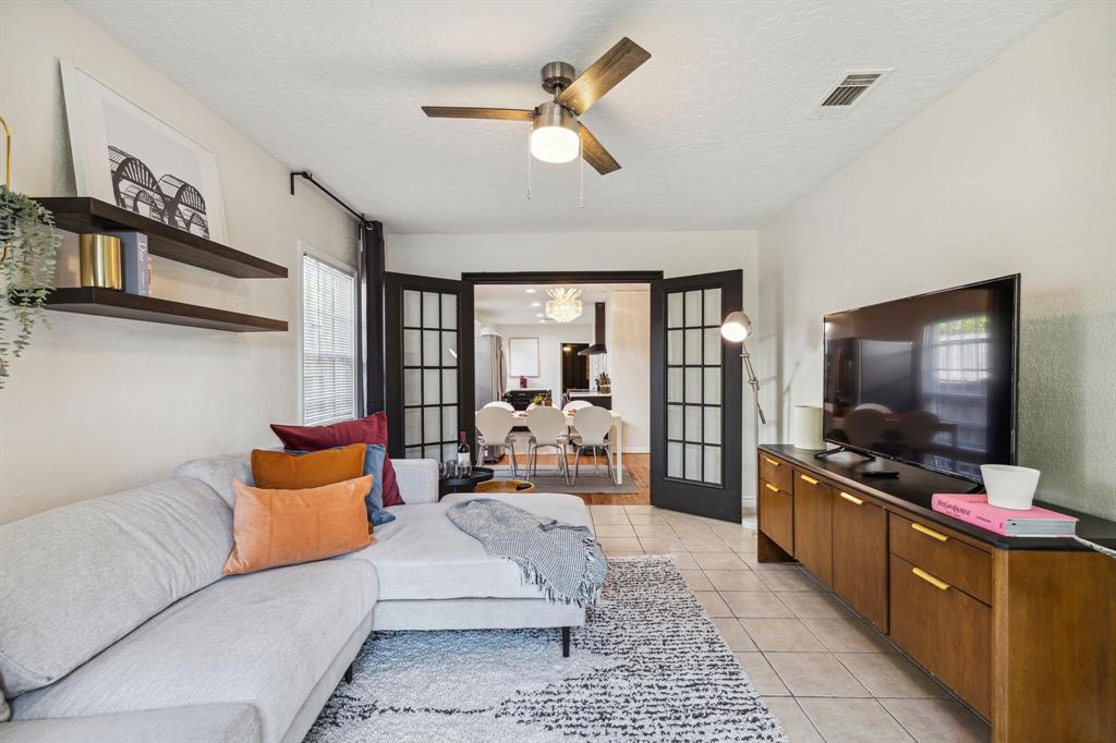 Kessler Plaza - Residential Lease