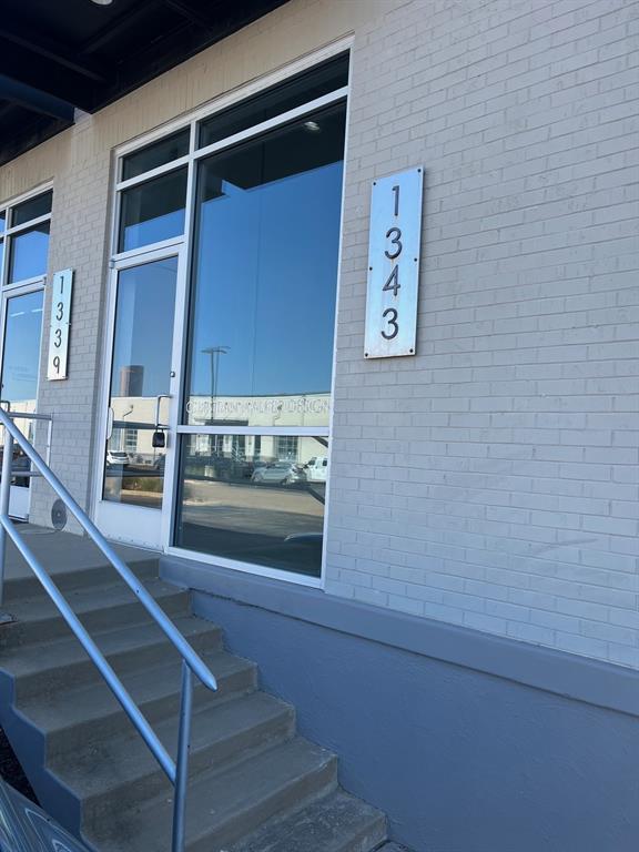 Motor Circle Condo - Commercial Lease