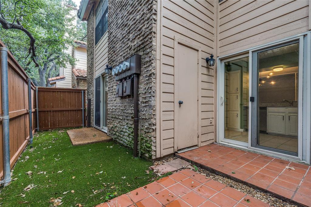 Preston Oaks Crossing Condos 01 & 02 - Residential