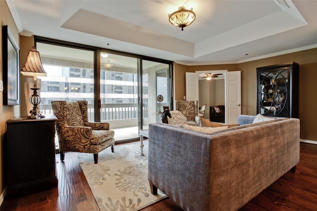 5909 Luther Lane 808