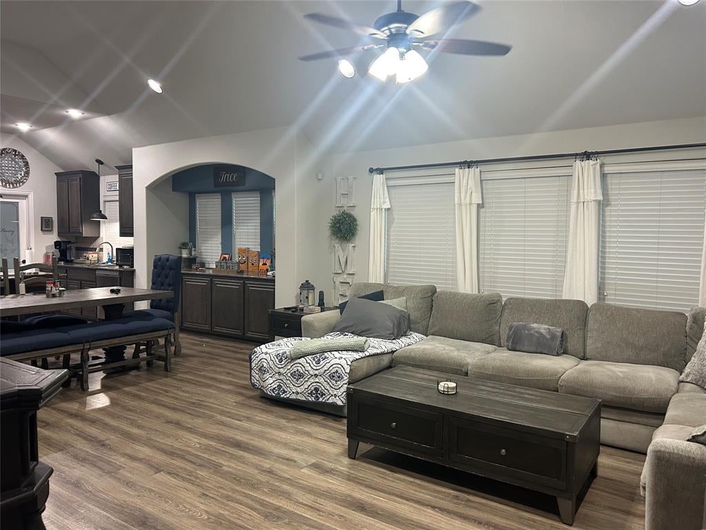 536 Graceful Place