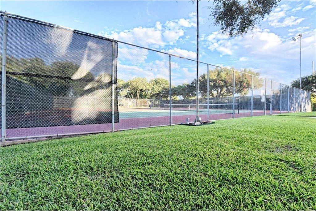 Trafalgar Square Ph 06 - Residential