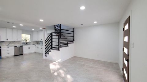 2410 E Bayshore Drive Dickinson TX 77539