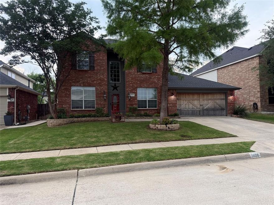 Spacious and well-maintained home located in the desirable Saginaw ISD. If you’re looking for room to spread out, this property delivers. With 5 bedrooms, 3 upstairs and 2 downstairs, plus a dedicated office that could serve as a 6th bedroom, there’s flexibility for any lifestyle. The home features two generous living areas, including an upstairs game room, ensuring plenty of space for relaxing or entertaining. The large kitchen offers abundant cabinet storage and opens to a roomy walk-in pantry and laundry area, complete with washer and dryer. Enjoy the privacy of a separate office space, perfect for working from home. Outside, you’ll find a large backyard equipped with a sprinkler system in both the front and back, along with full seamless gutters for added convenience. Upstairs includes three bedrooms, a full bathroom, and an additional living space, making it ideal for guests or a private retreat. 

This home truly combines space, functionality, and comfort—don’t miss it!