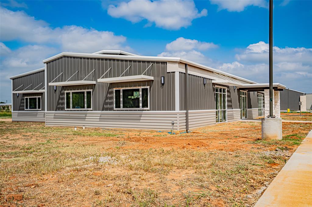 Corridor 51 Business Center - Commercial Lease