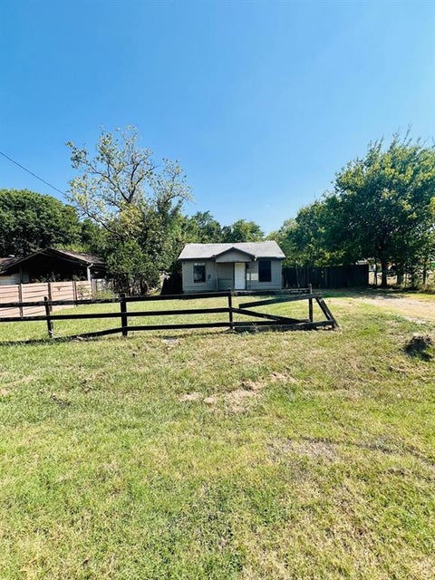 Photo of 8332 Midland Lane, Dallas, TX 75217 (MLS # 21352067)
