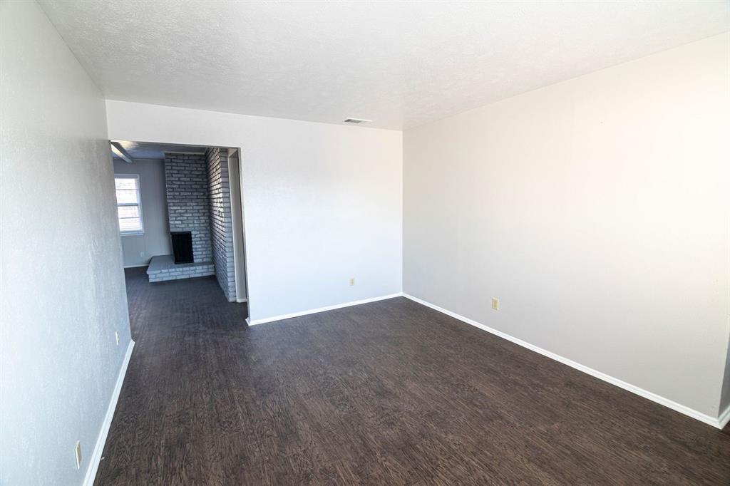 704 Kindred Lane