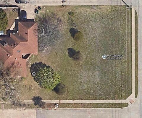 924 Walters Drive Cedar Hill TX 75104