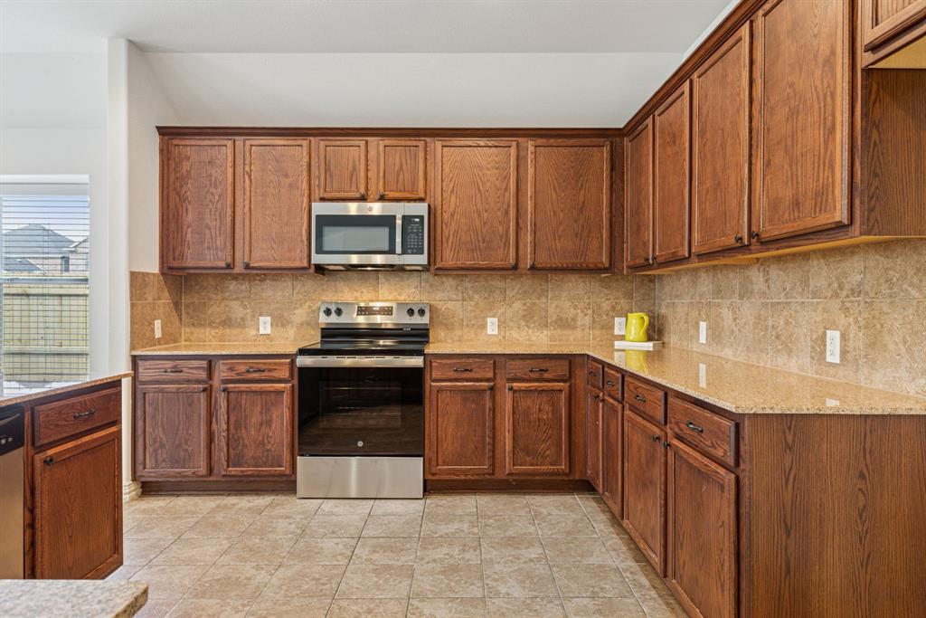 2912 Montalbo