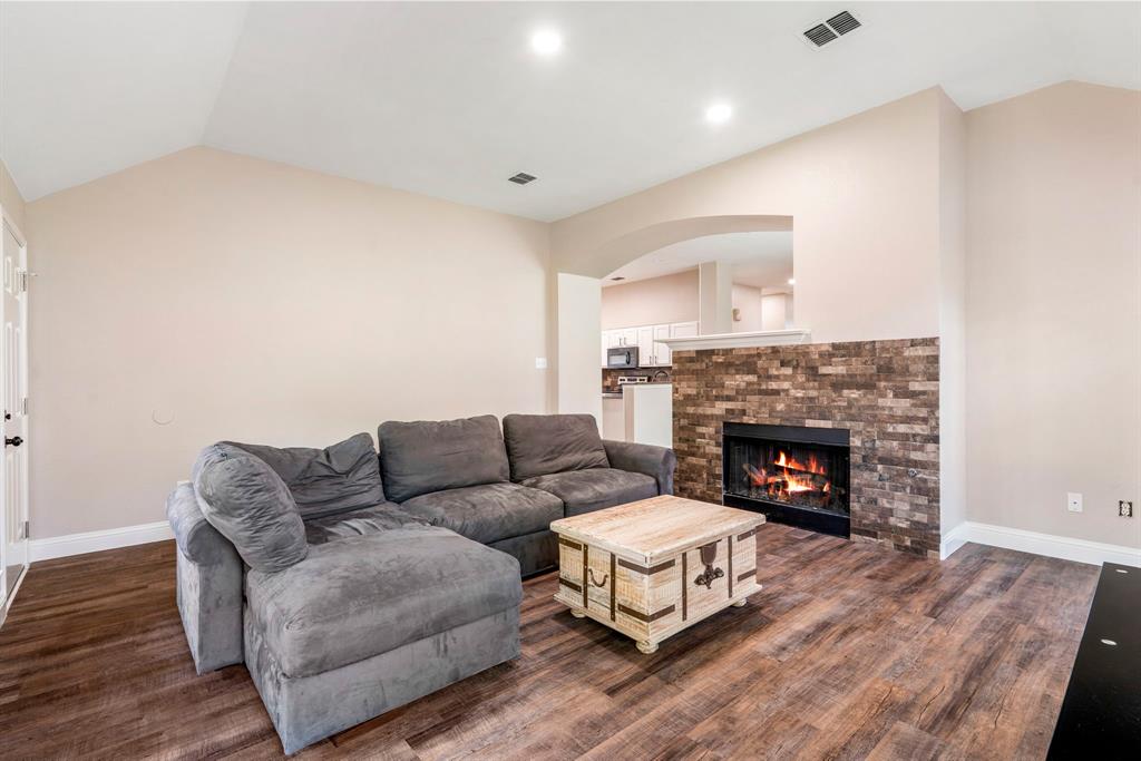 6107 Arlington Drive
