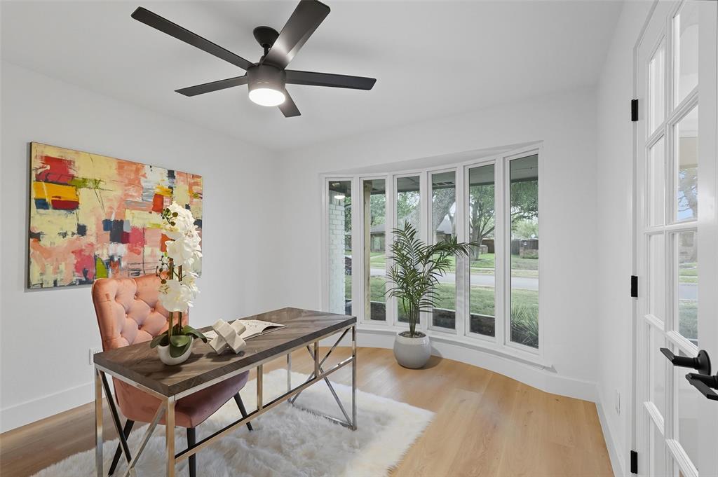 2368 Claridge Circle